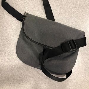Lululemon handbag